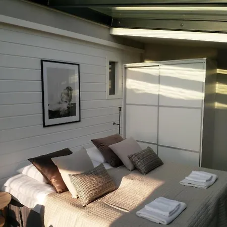 Star - Arctic Glass Cubes Hotel