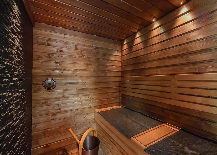 Star - Arctic Glass Cubes Hotel 4*