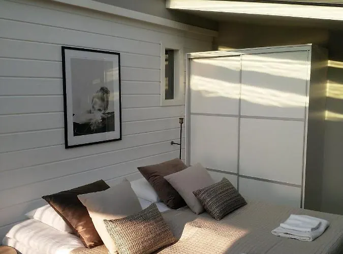 Star - Arctic Glass Cubes Hotel